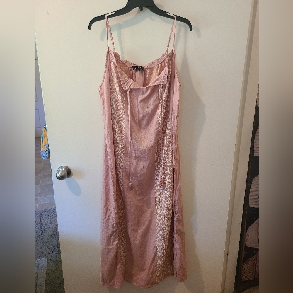 GiGio Chic Blush Maxi Dress with Lace Detail